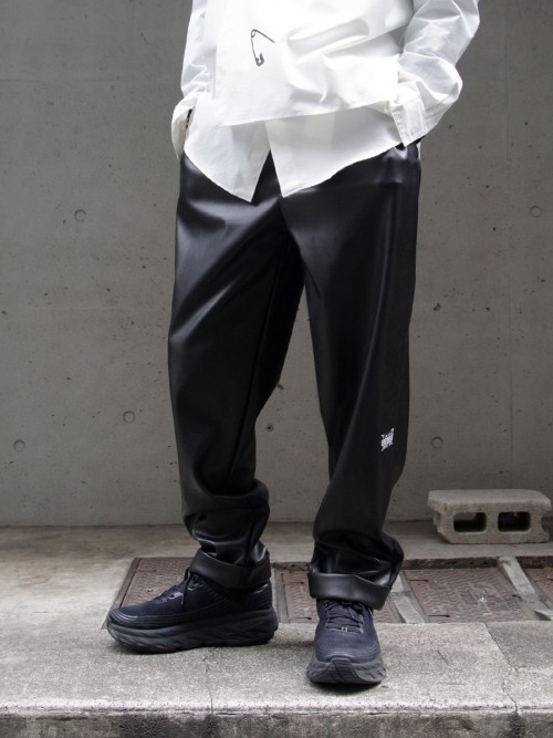 JieDa // FAKE LEATHER 2TUCK TAPERED PANTS – SHELTER